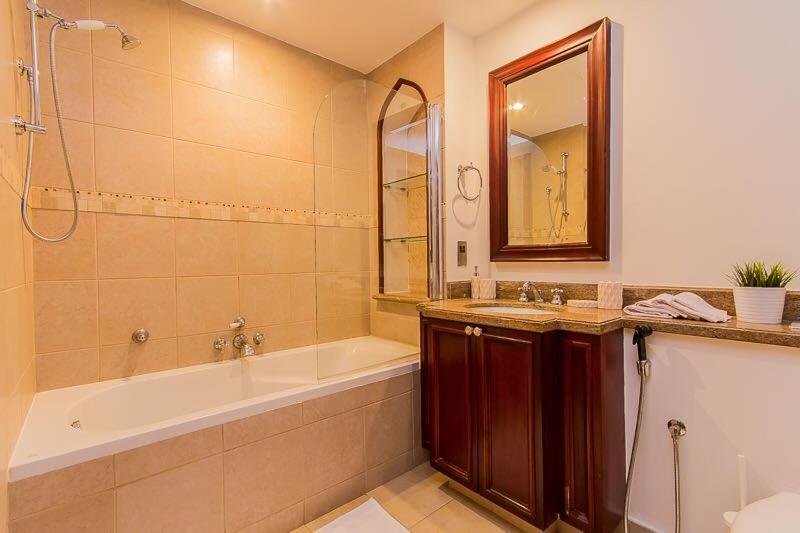 Apartment Cozy 1br Downtown Burj Khalifa And Mall Dubai