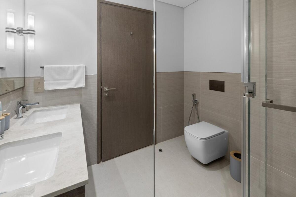 Luxury Just Steps From Mall 2br Grande