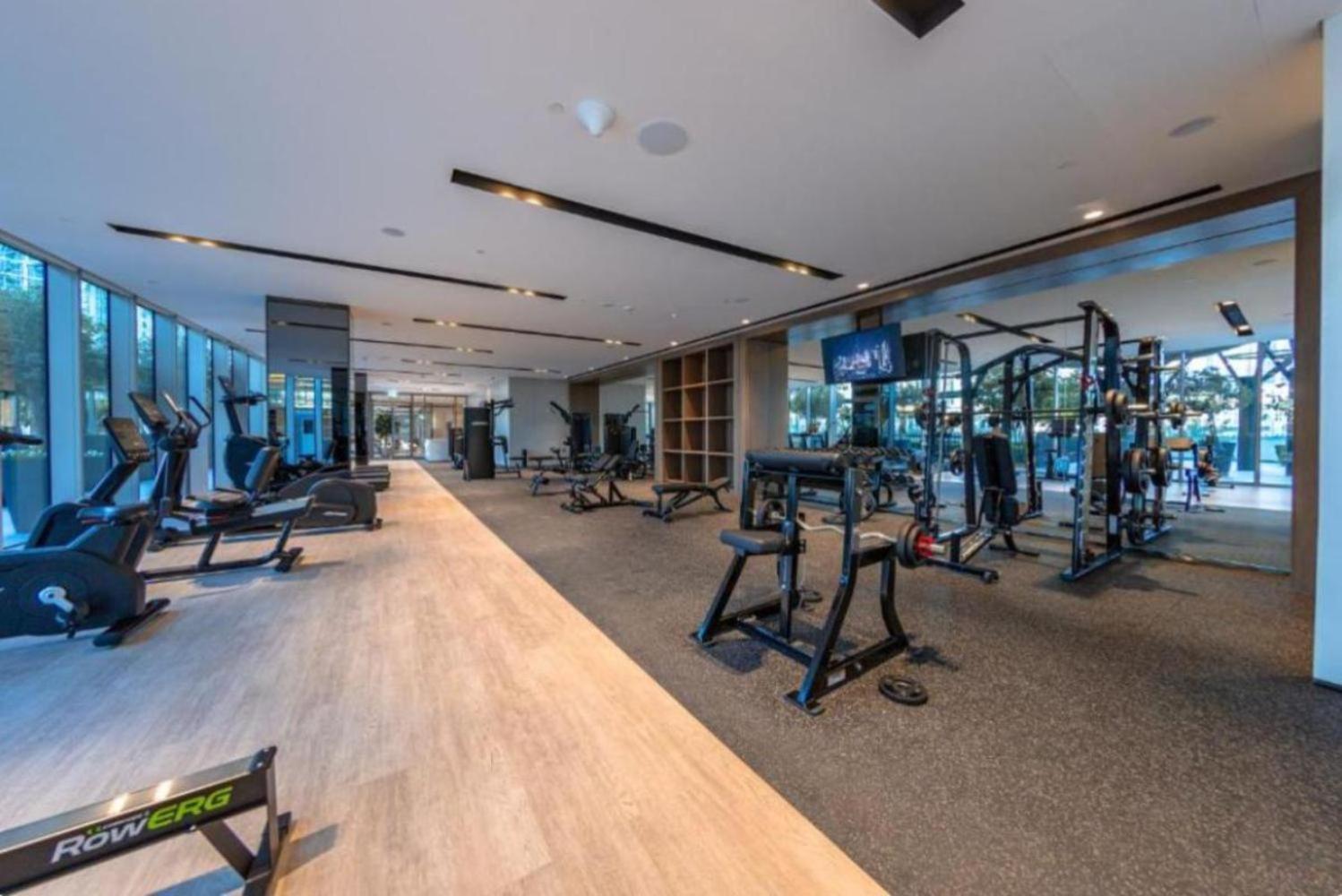Apartment Luxurious 1-bedroom In Grande, Downtown