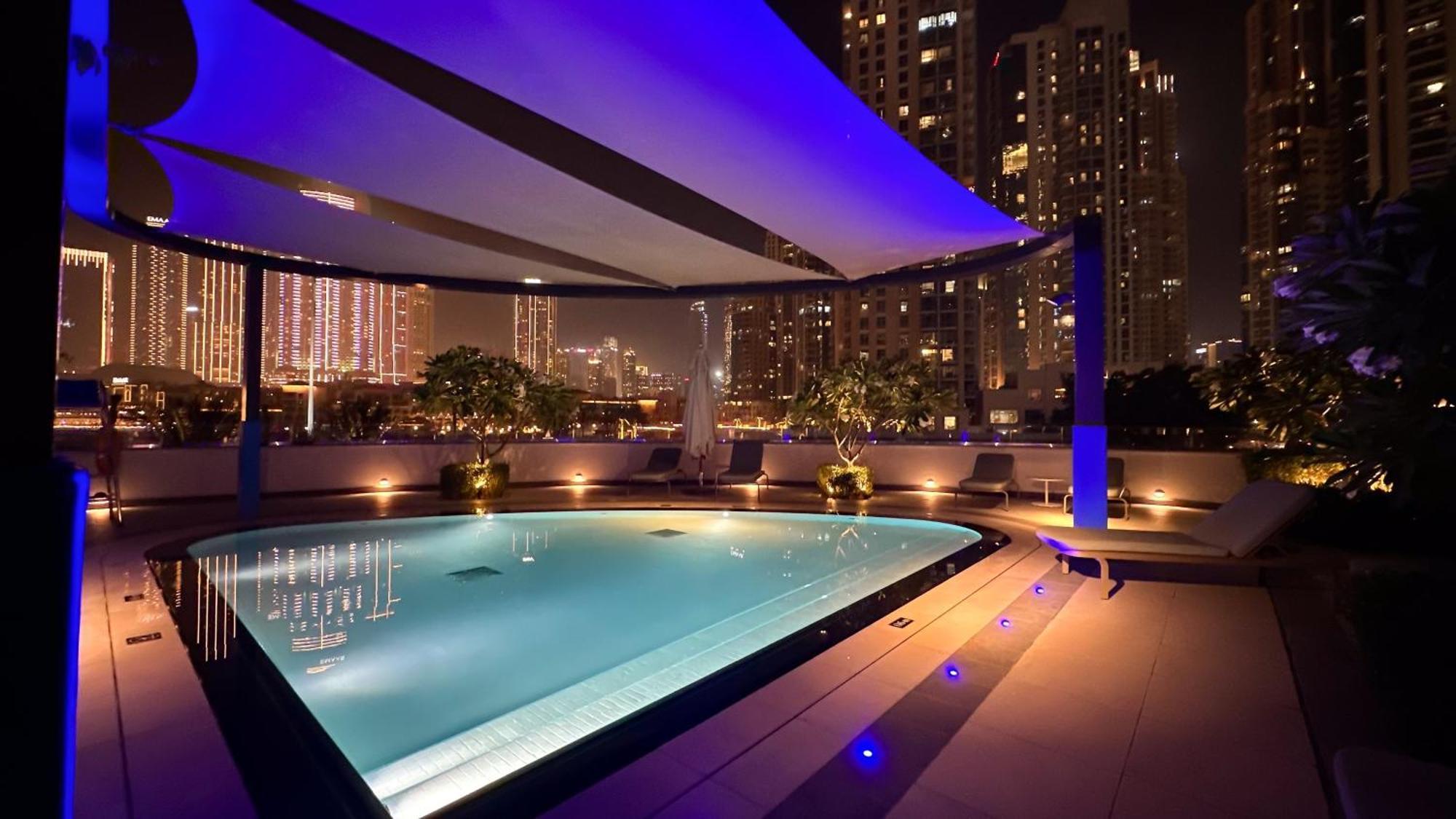 Elegant Downtown Retreat Apartamento