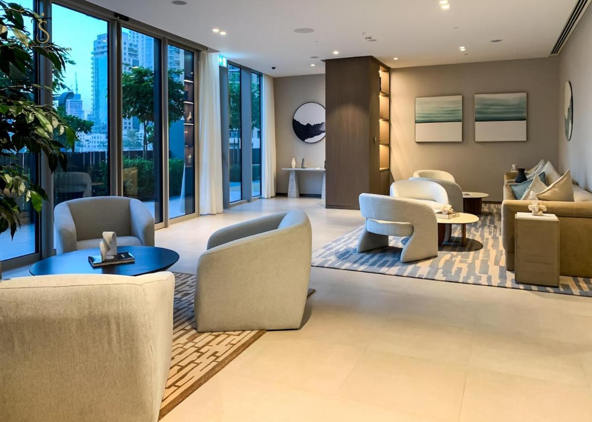 Daire Secluded Fountain View 2br Grande - Downtown
