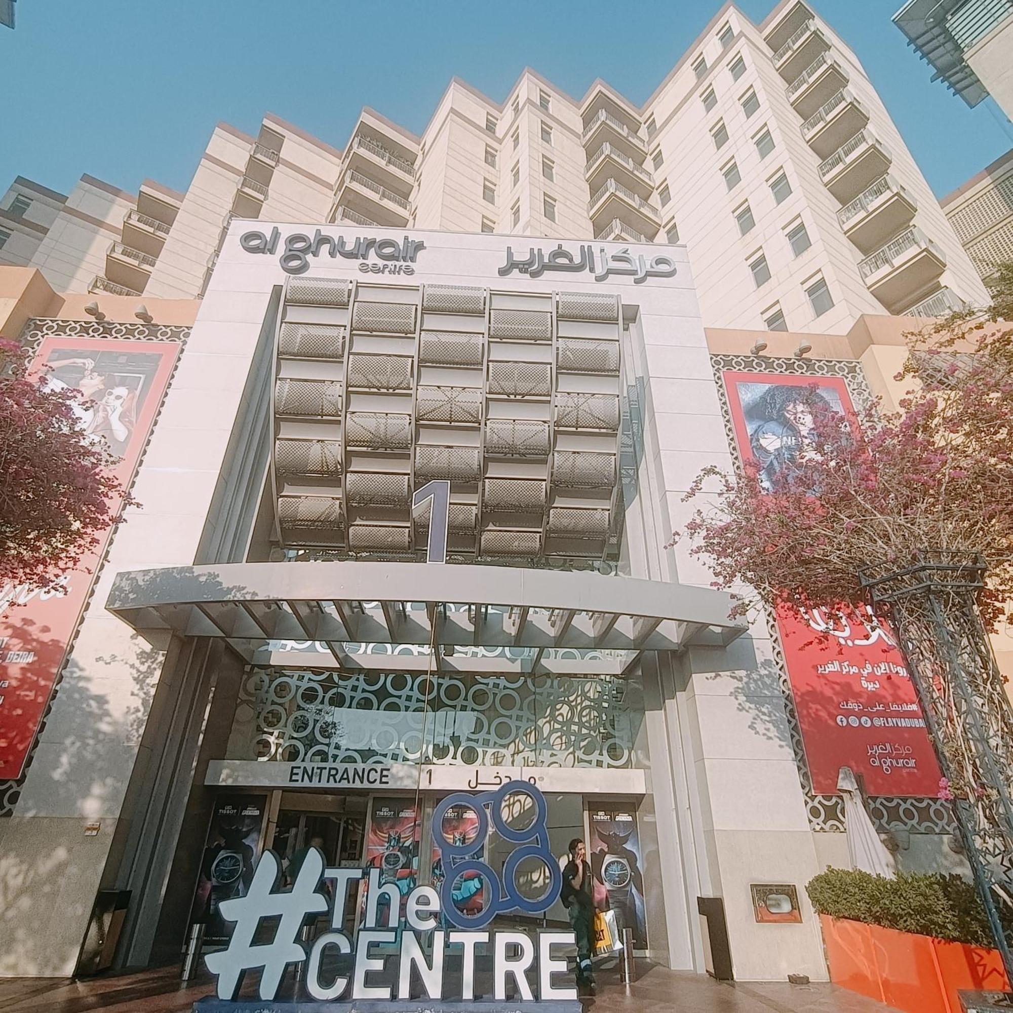 2016 Queen In With Private And Attached Bathroom Close To Union Metro Station With Paid Parking Dubai
