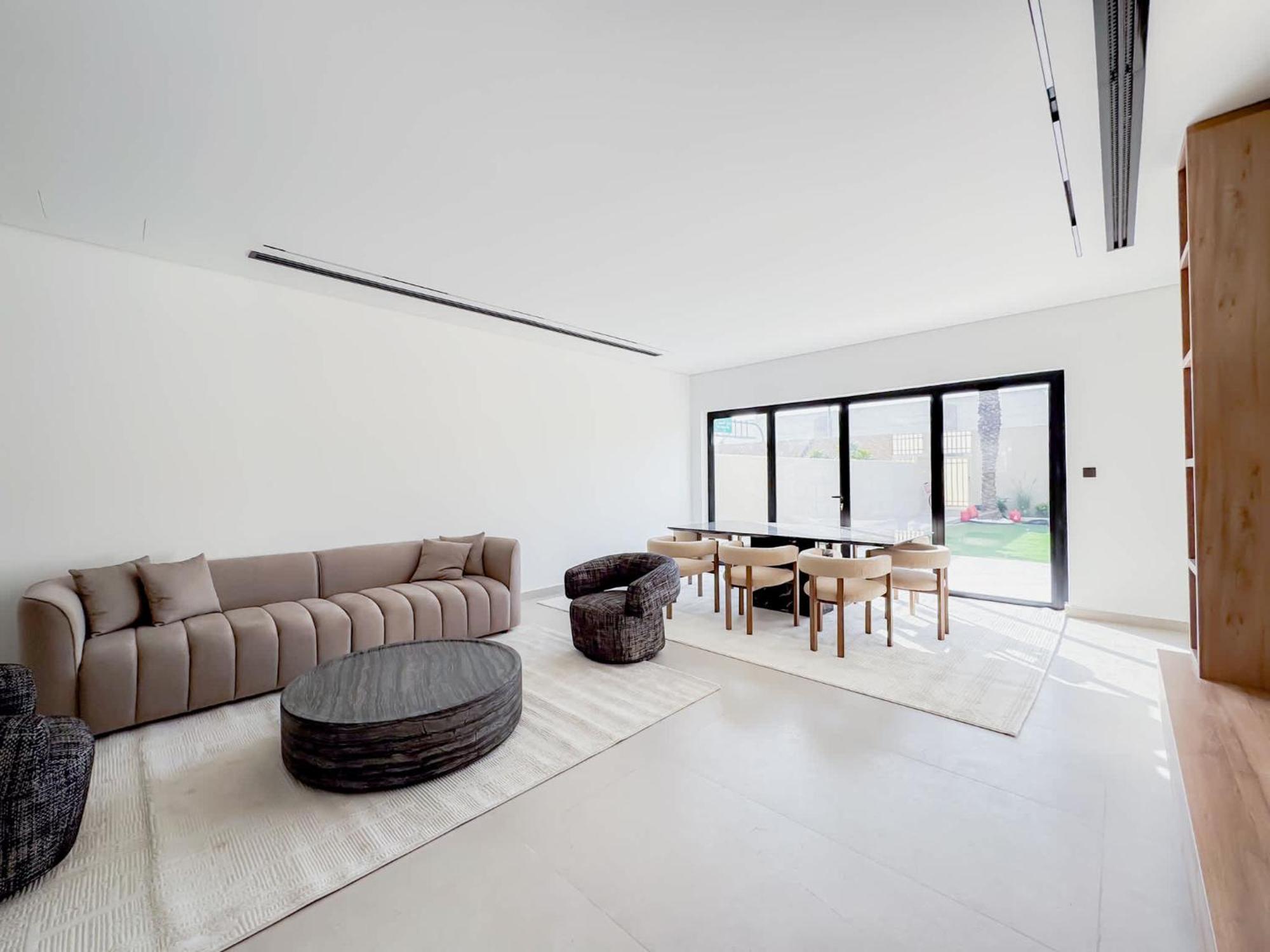 Holiday home Designer Furnished With Luxury Finishes In Springs 14