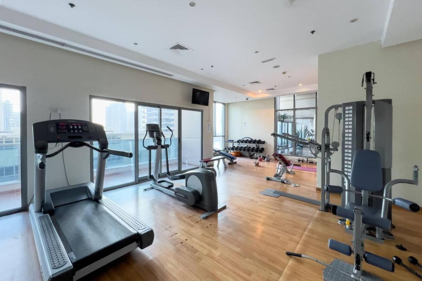 Luxury 1 Bedroom Full Marina View, Sleeps 5, 1 Min To Metro Apartment