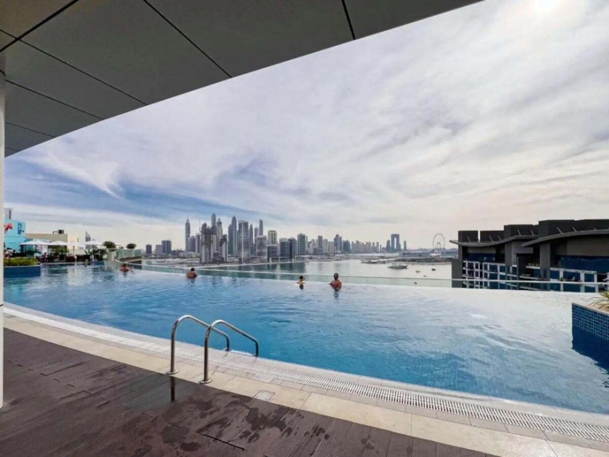 Seven Palm With Stunning View * Dubai
