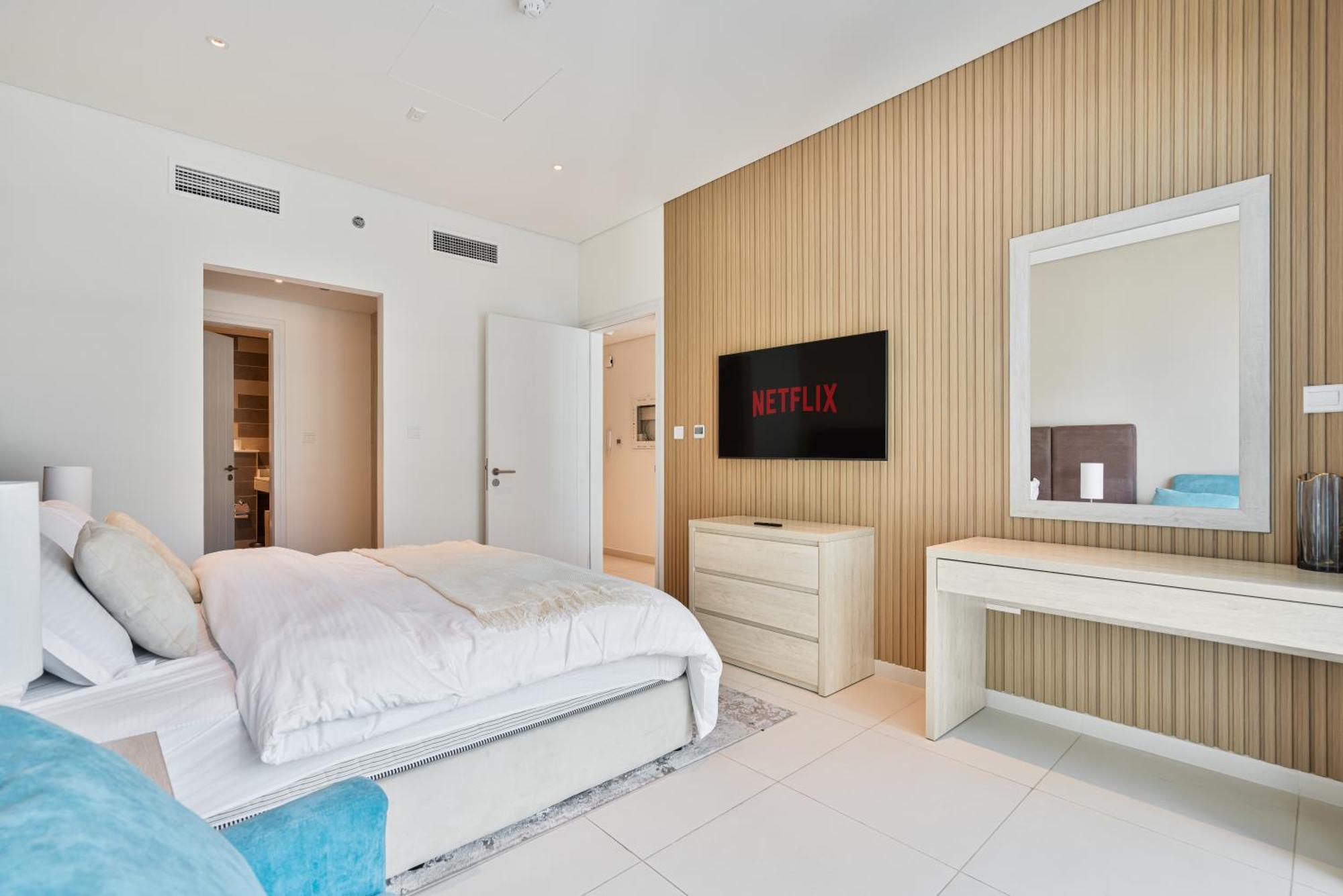 Seven Palm With Stunning View * Dubai