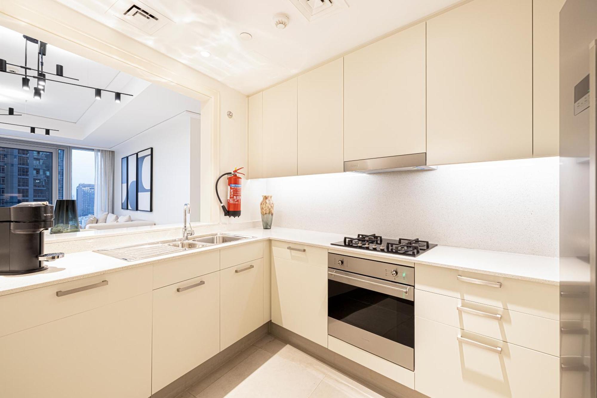 Stunning Burj & Fountain Views Luxury 2 Br Apartment Dubai