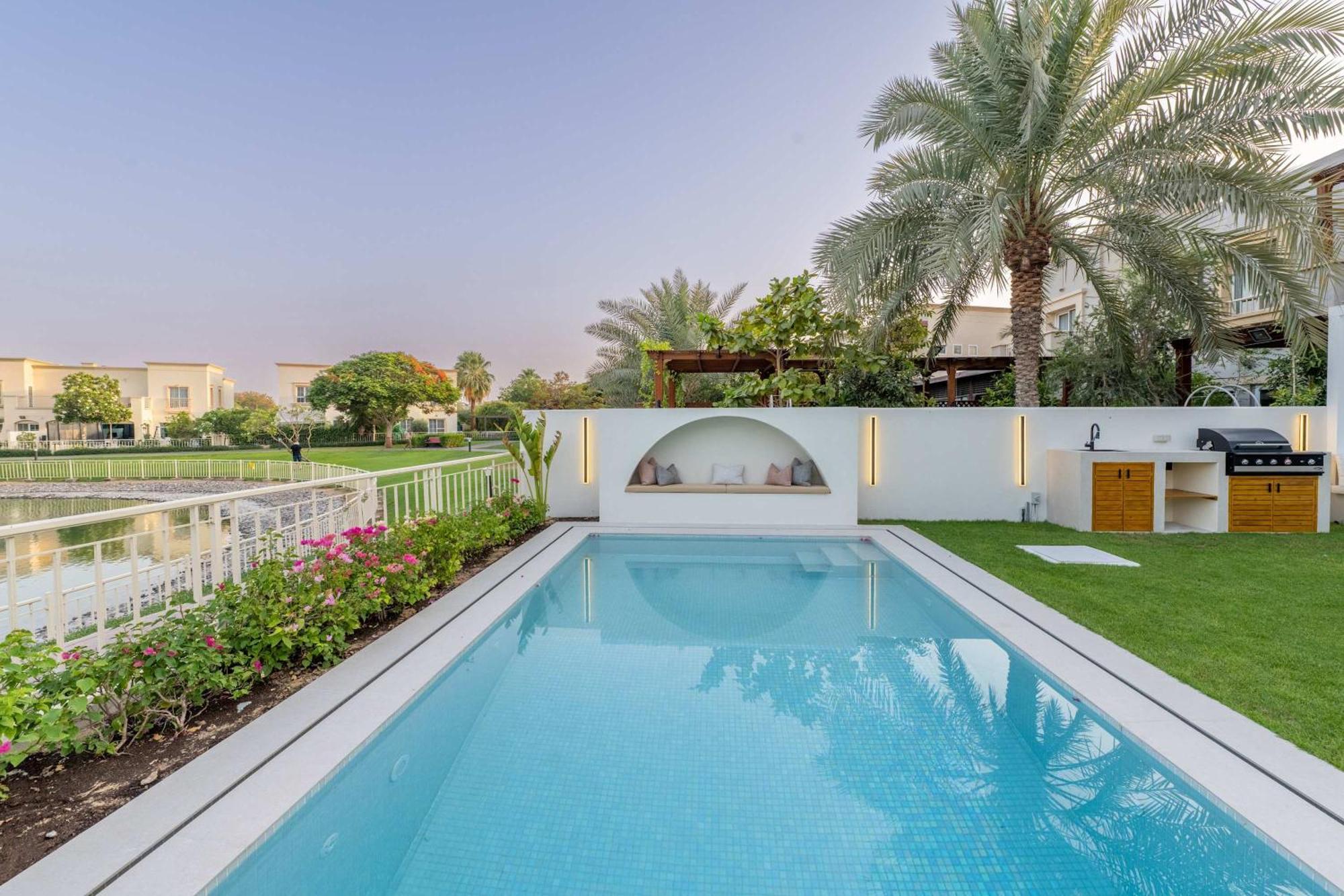 Luxury With Pool And Garden 4br The Springs Casa de férias Dubai