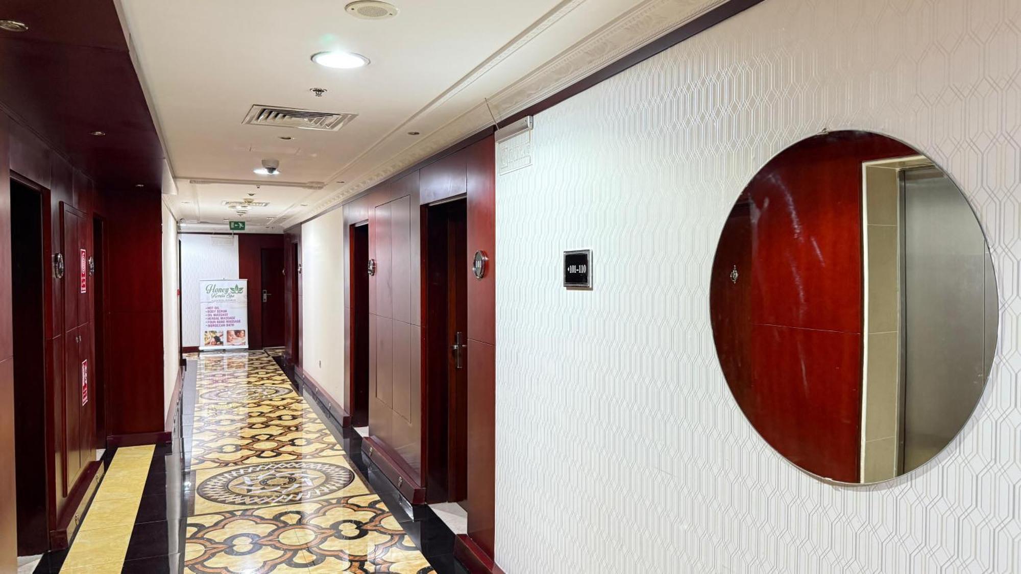 Belvilla Luxury Phoenix East Otel 4*