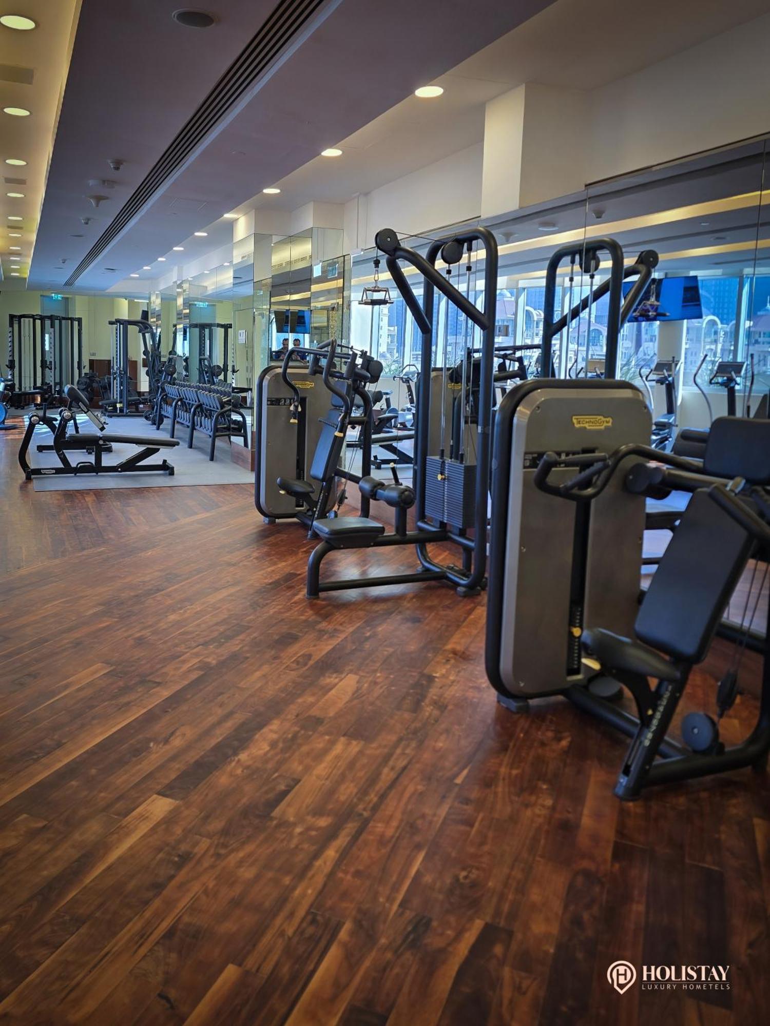 Holistay Luxury Homes - Burj Khalifa View - Direct Access Mall Apartment Dubai