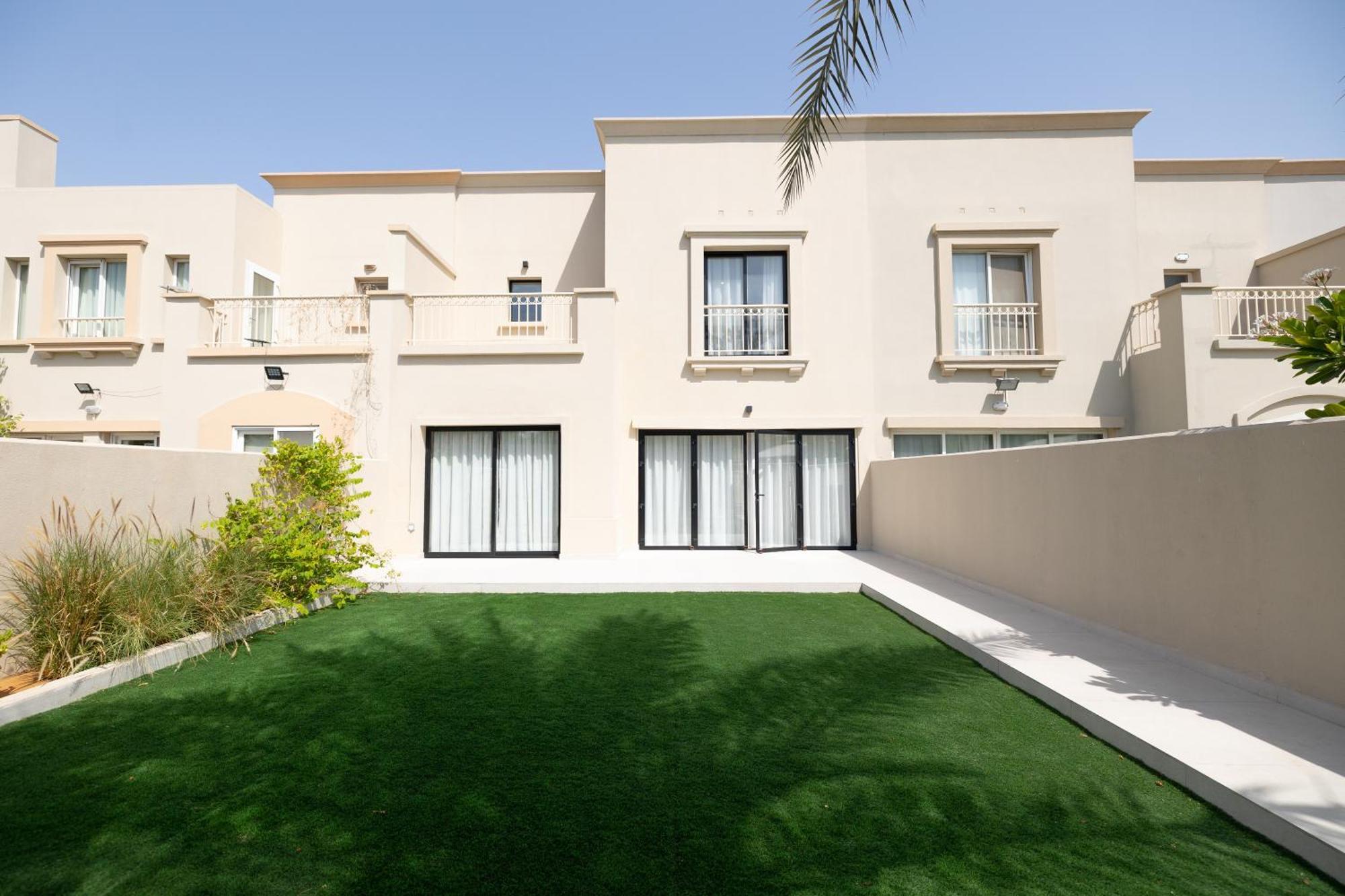 Designer Furnished With Luxury Finishes In Springs 14 * Dubai