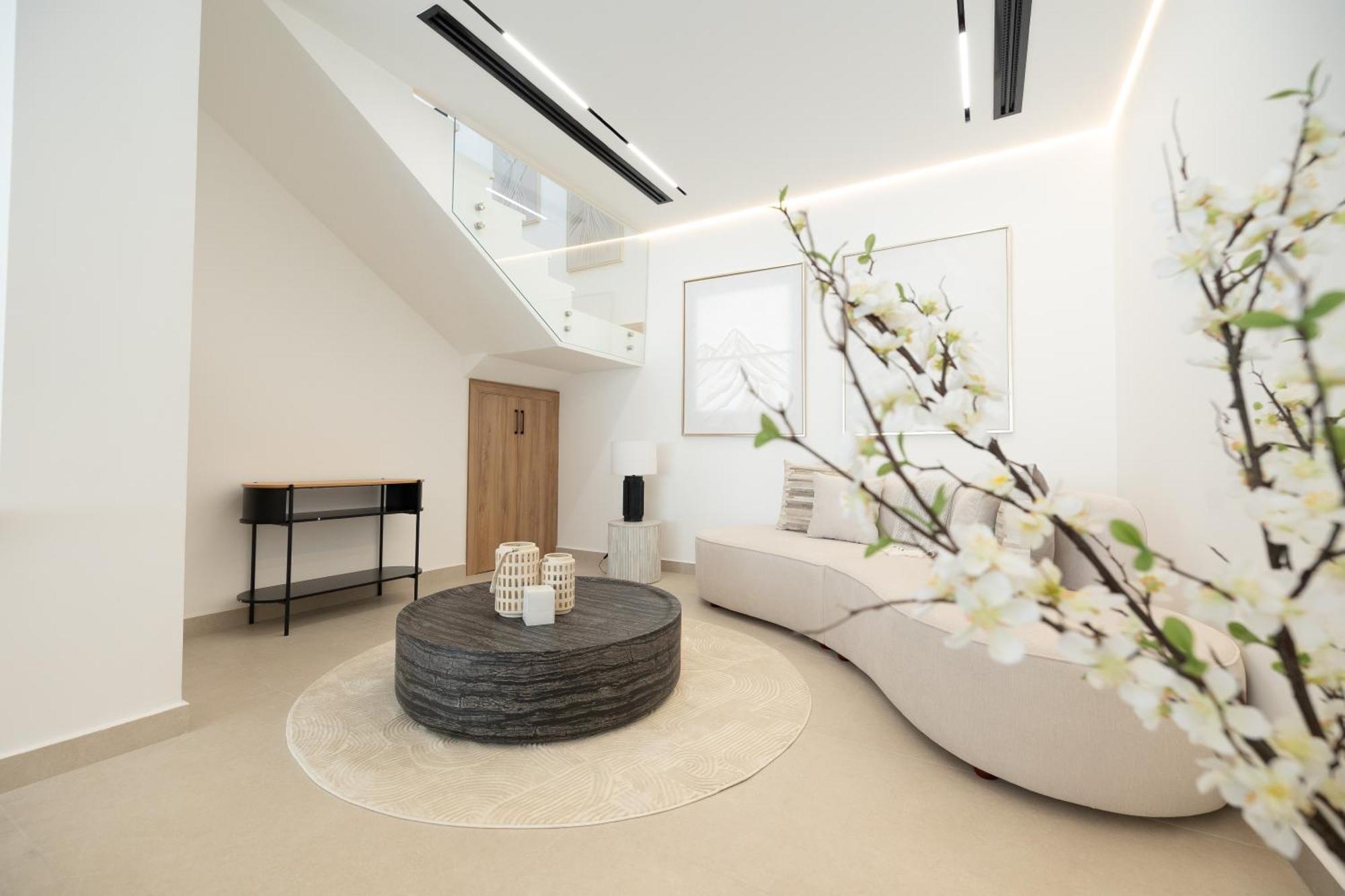 Designer Furnished With Luxury Finishes In Springs 14 * Dubai