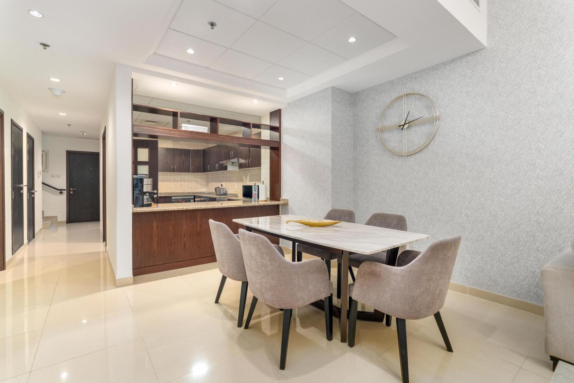 Apartment Amazing Beachfront Apartments Near Atlantis Waterpark By Simply Comfort Sarai Palm Jumeirah Dubai