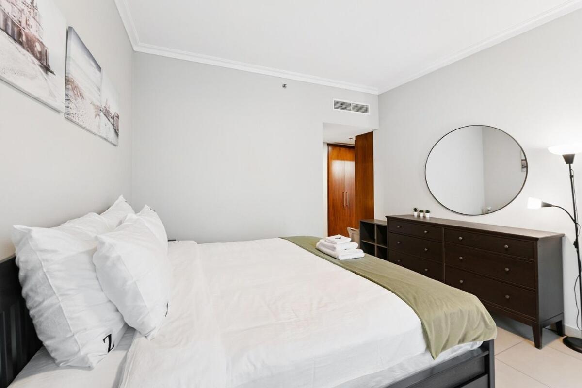 Apartment 3br Family Abode With Iconic Burj Khalifa View Dubai