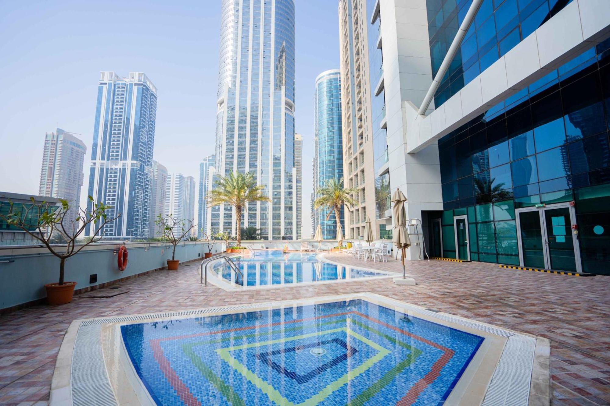 1br Near Metro Jlt Pool Gym Fast Wi-fi Daire Dubai