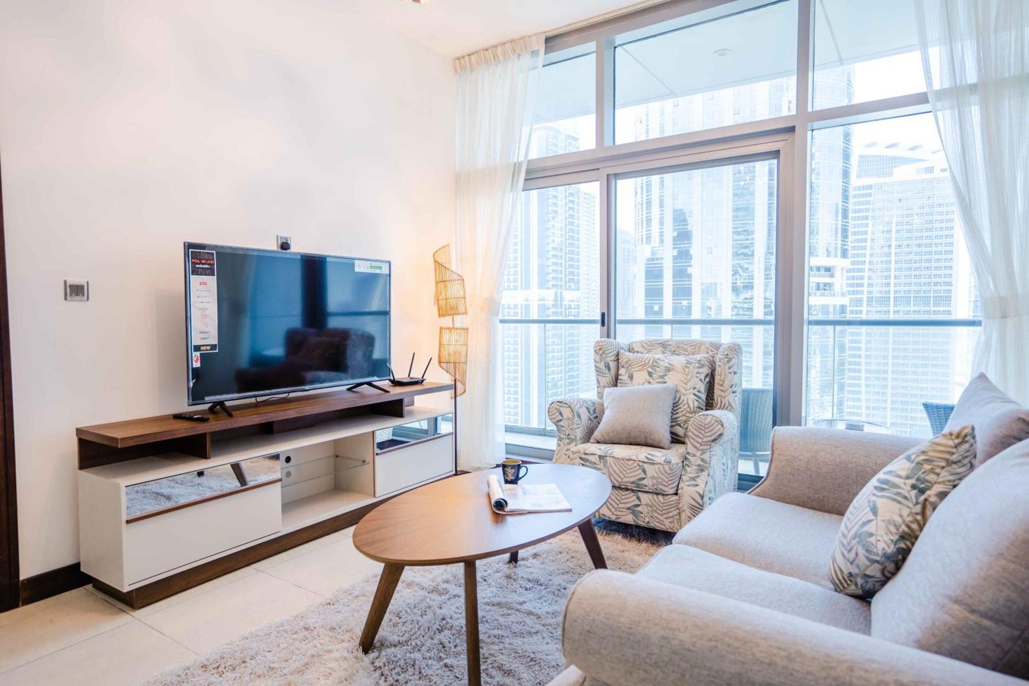 1br Near Metro Jlt Pool Gym Fast Wi-fi Daire
