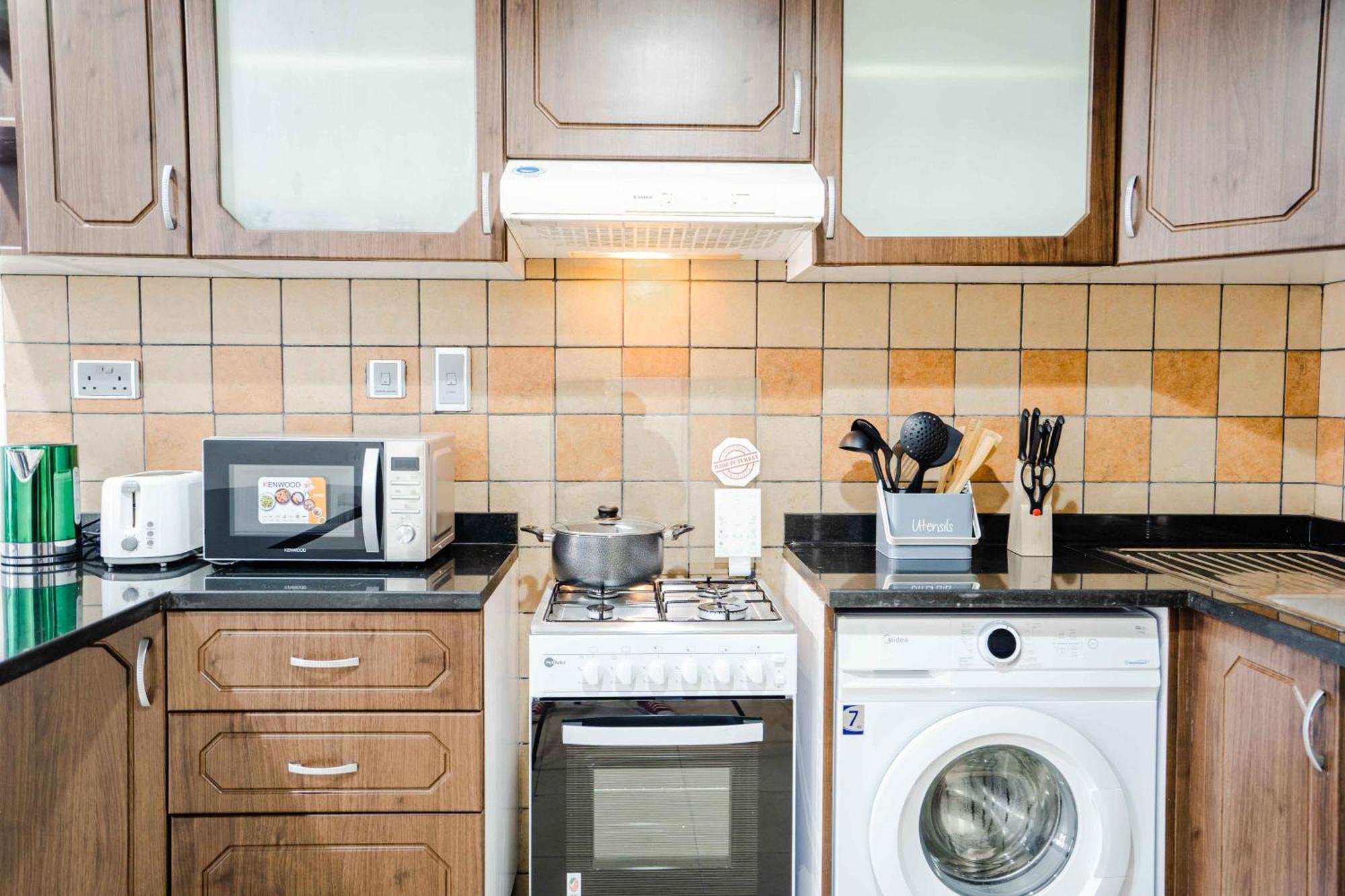 Daire 1br Near Metro Jlt Pool Gym Fast Wi-fi *