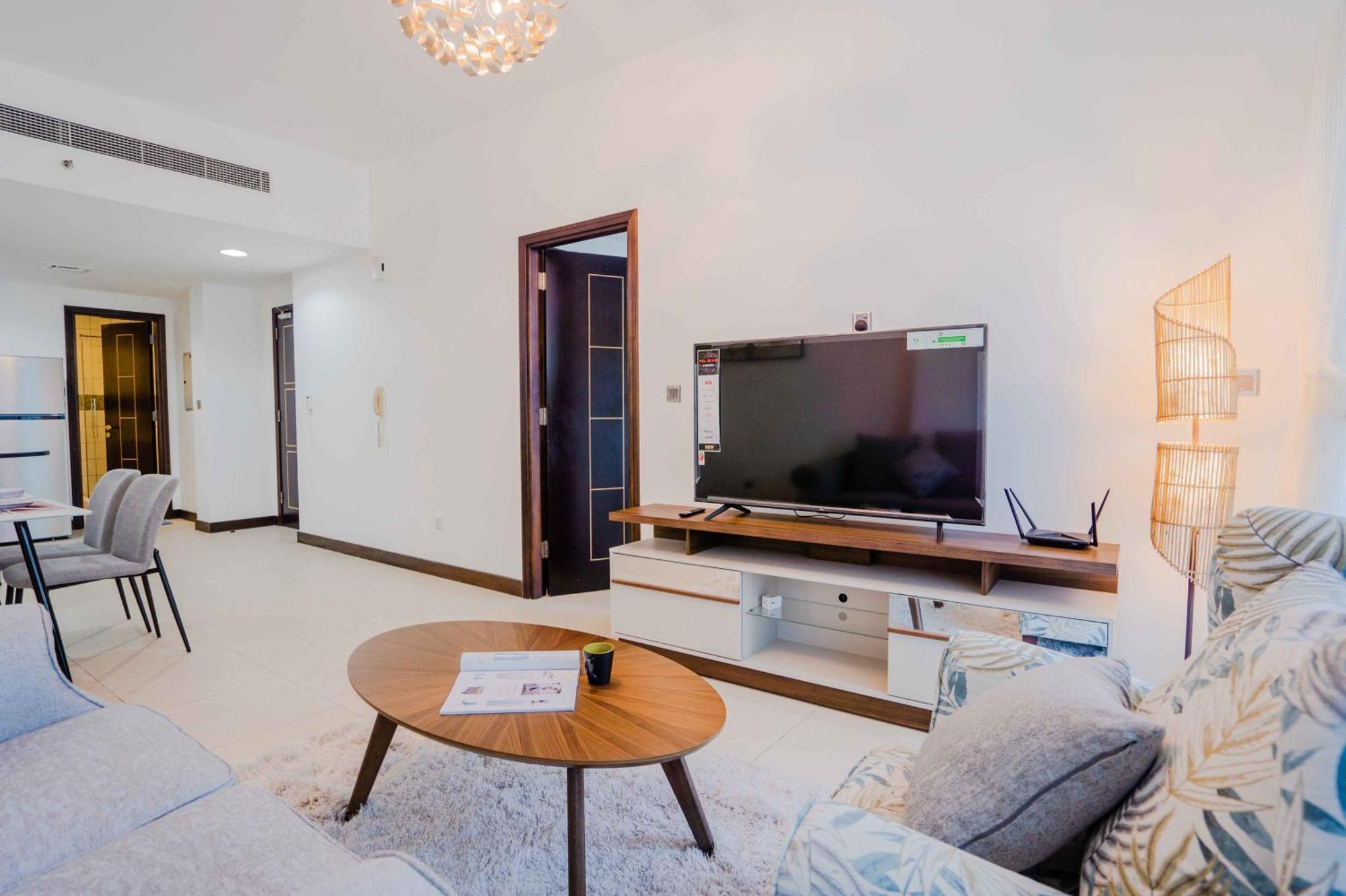 1br Near Metro Jlt Pool Gym Fast Wi-fi Dubai