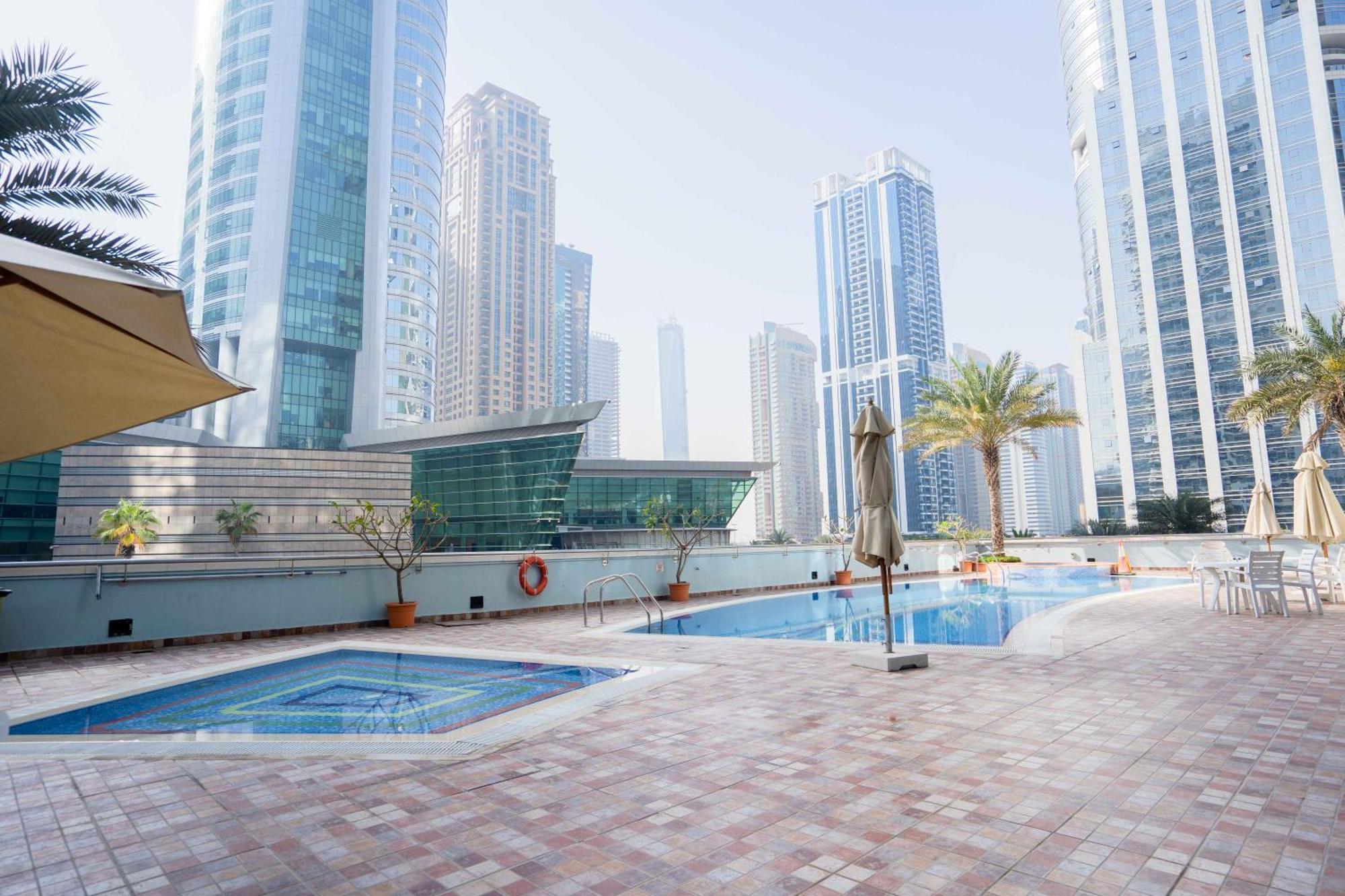1br Near Metro Jlt Pool Gym Fast Wi-fi Daire