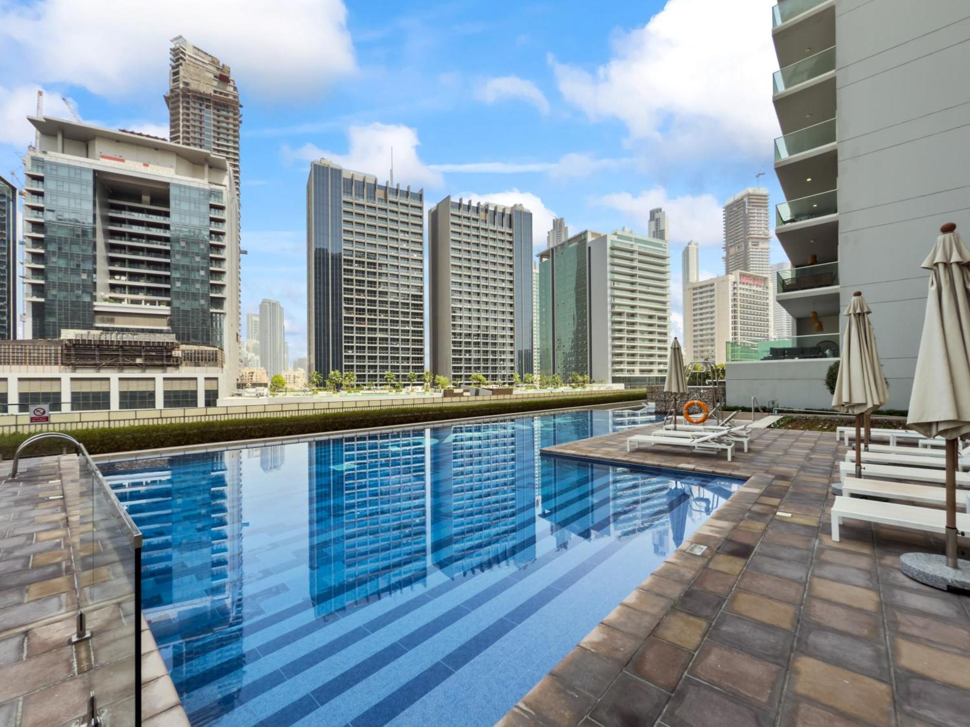 Burj Khalifa And Canal Views - Luxury For Rent In Business Bay Apartment *