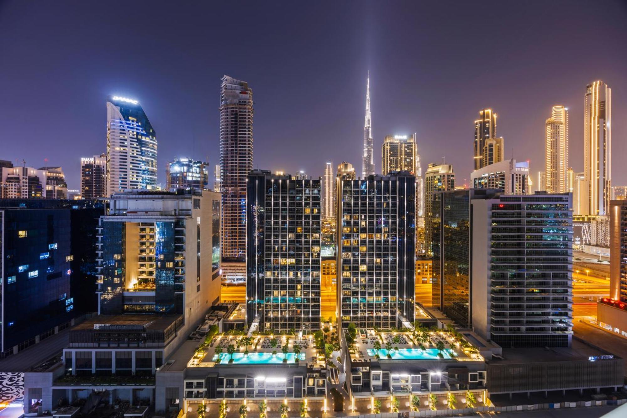 Burj Khalifa And Canal Views - Luxury For Rent In Business Bay