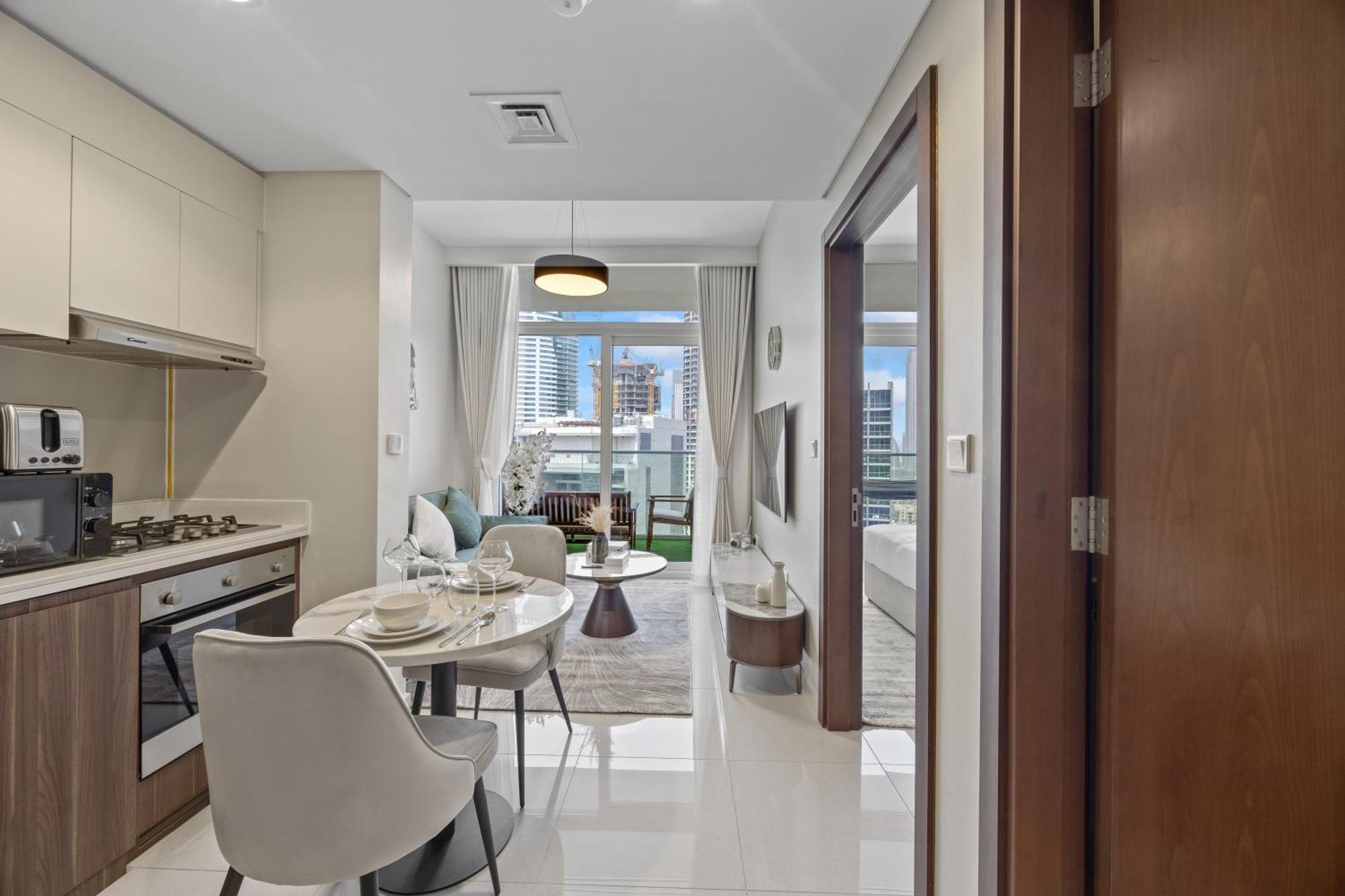 Burj Khalifa And Canal Views - Luxury For Rent In Business Bay