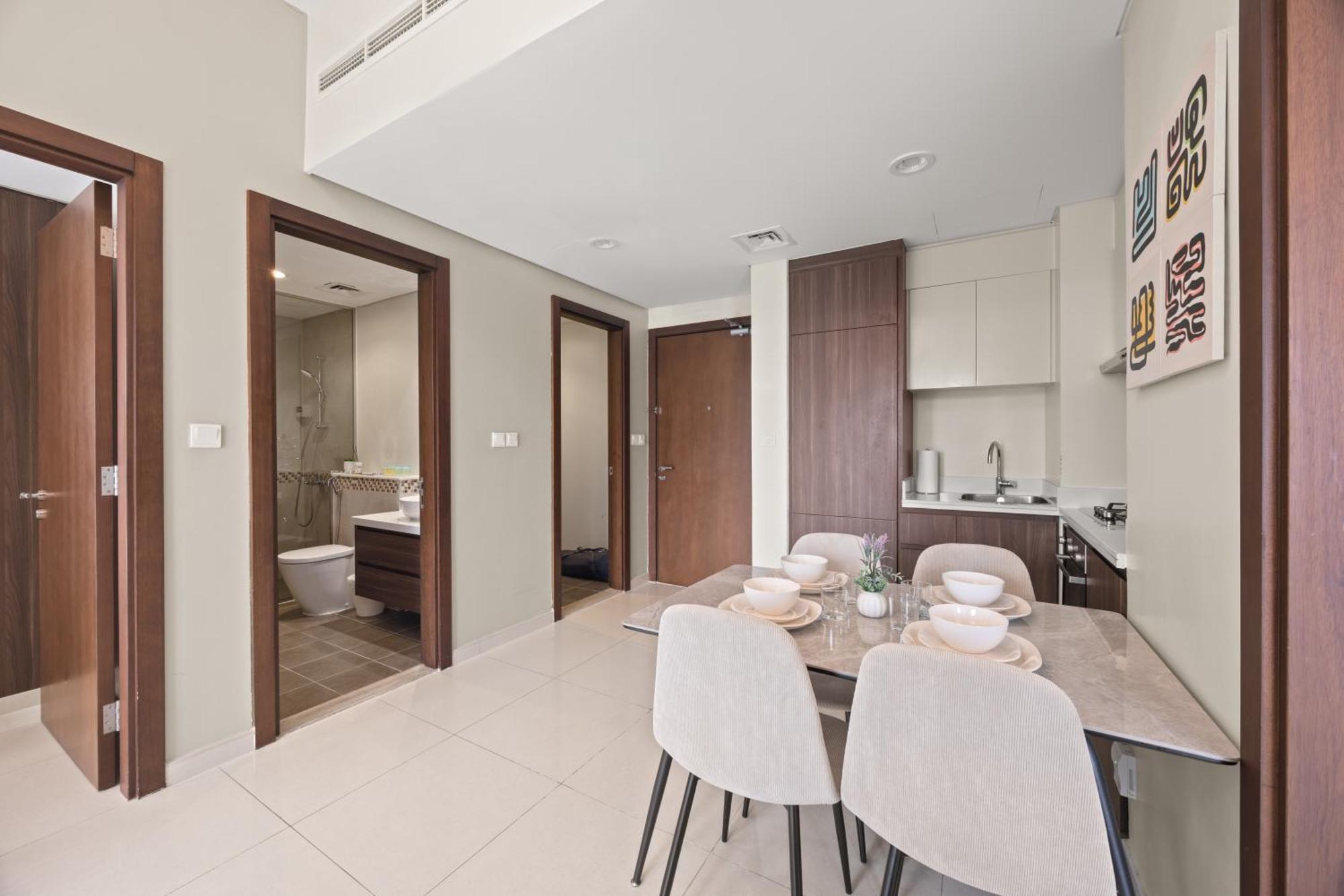 Burj Khalifa And Canal Views - Luxury For Rent In Business Bay *