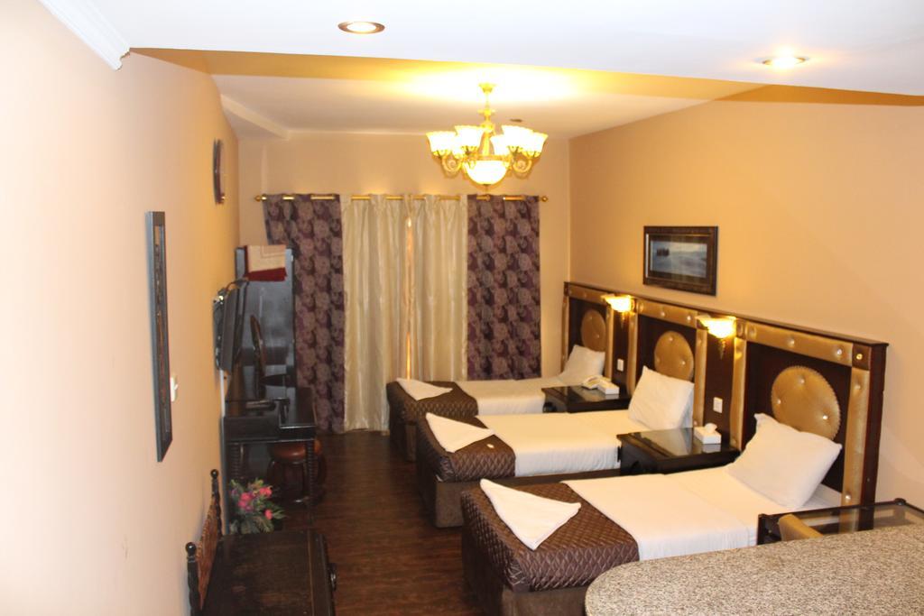 Otel Hafez - Al Ras Metro Station
