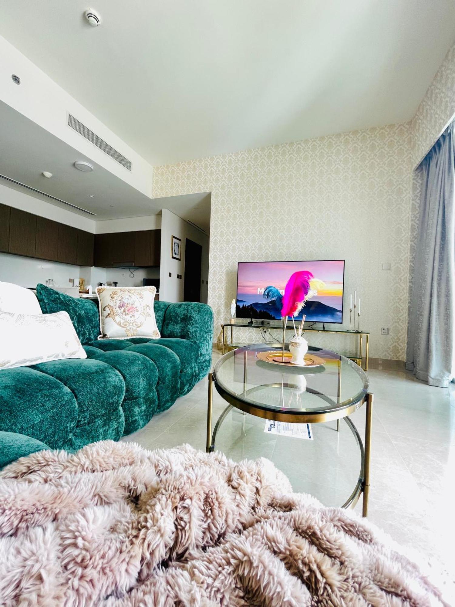 One Lux Grande Signature Residences Apartment