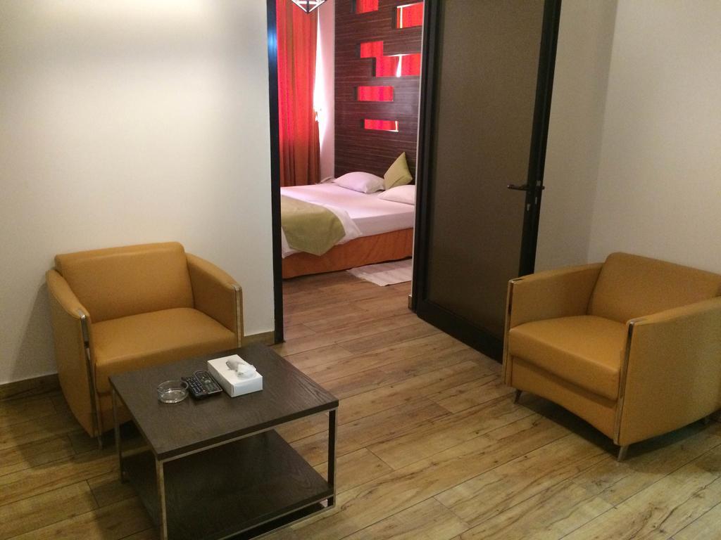 Otel Everest International