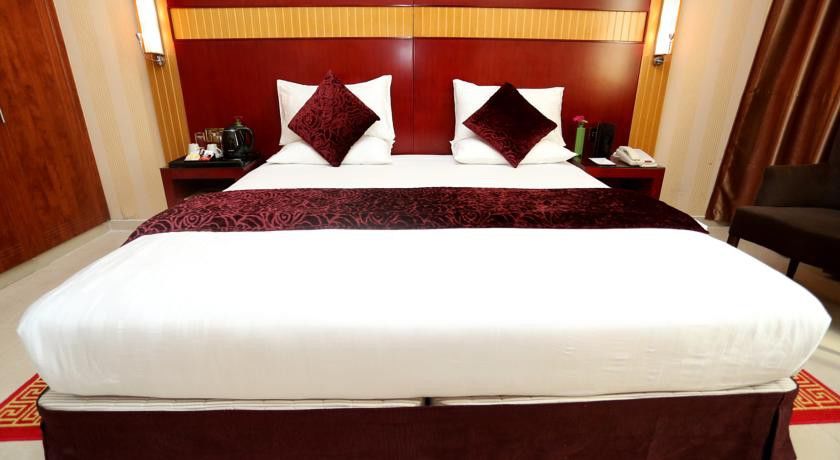 Premier Investments Park 3*