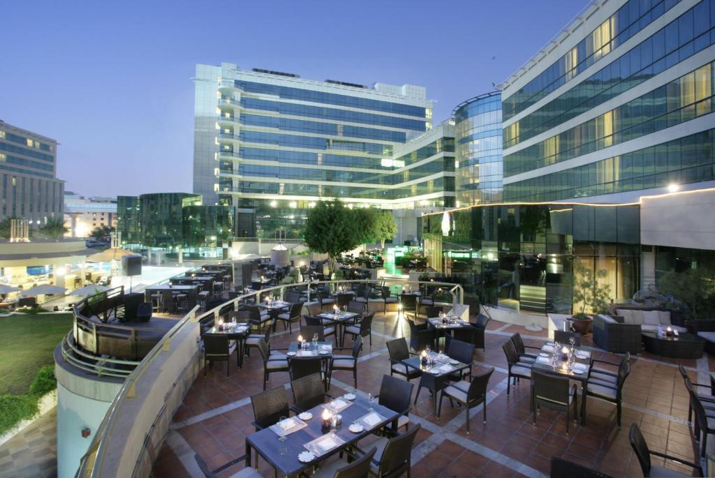 Millennium Airport 4*