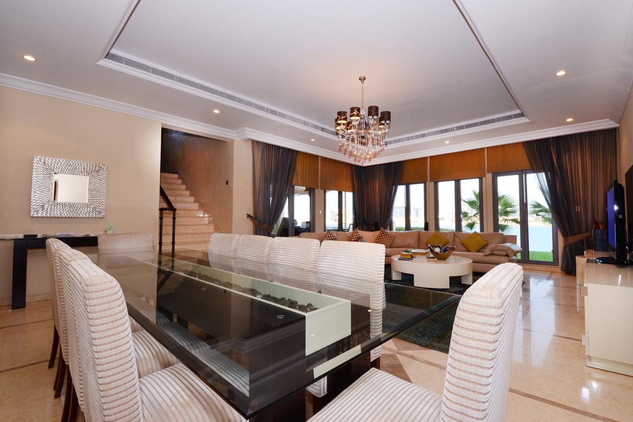 Six Bedroom Palm Jumeirah Villa Dubai