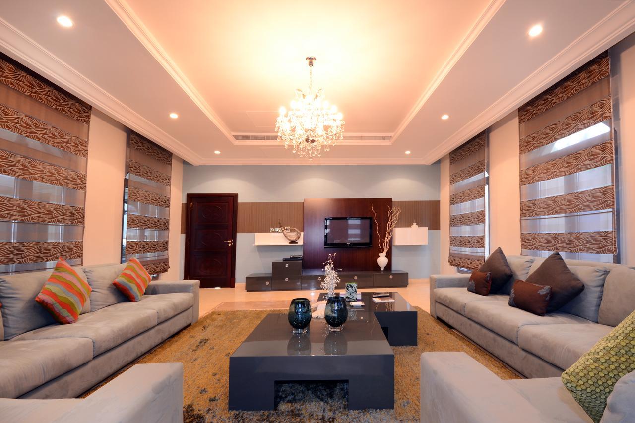 Six Bedroom Palm Jumeirah Villa Dubai