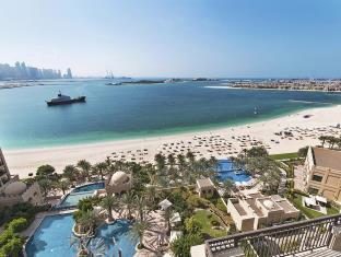 Bespoke Holiday Homes - Palm Jumeirah- 1 Bedroom Fairmont North Residence Apartment *