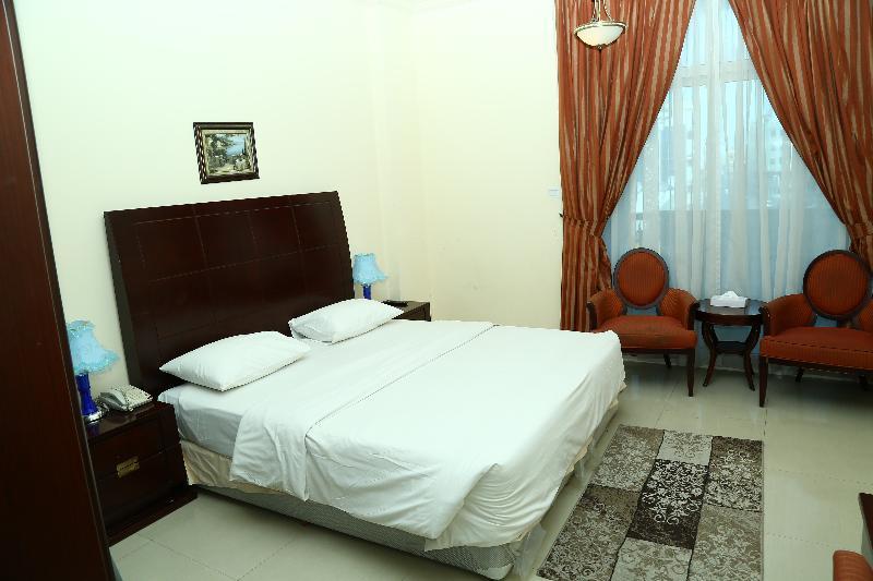 Golden Square 3*