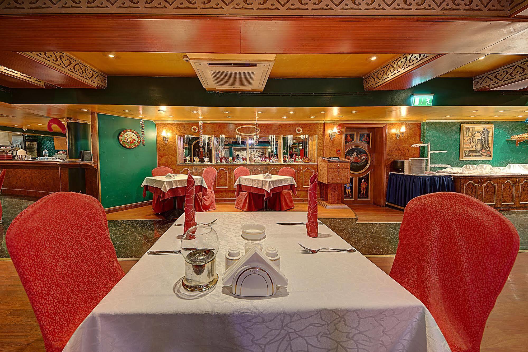 Hotel Ascot 4*