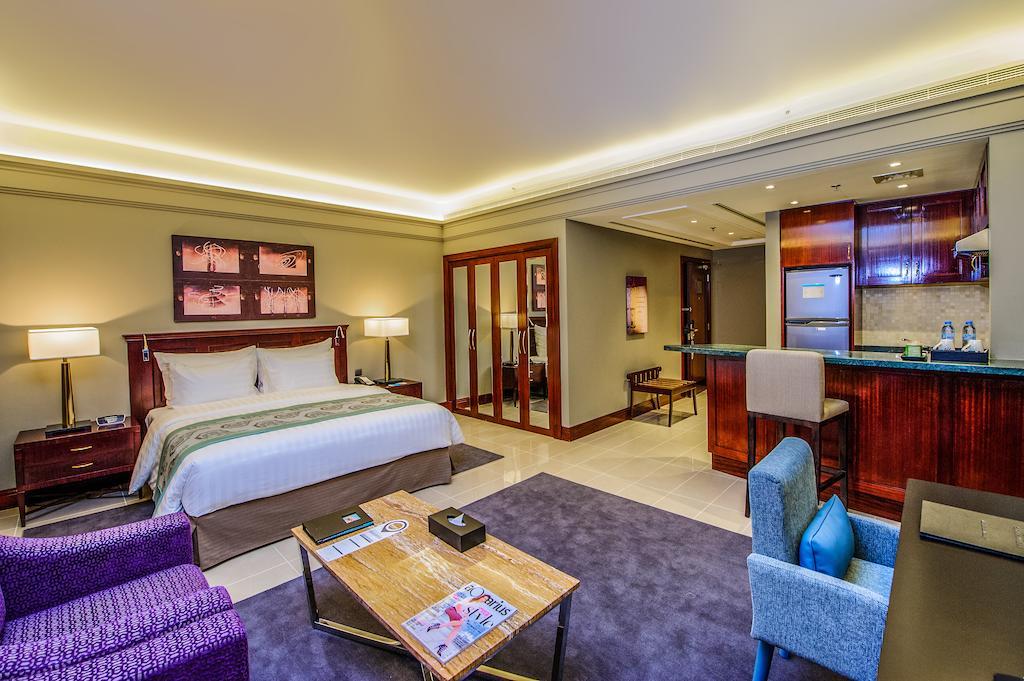 Somewhere Aparthotel
