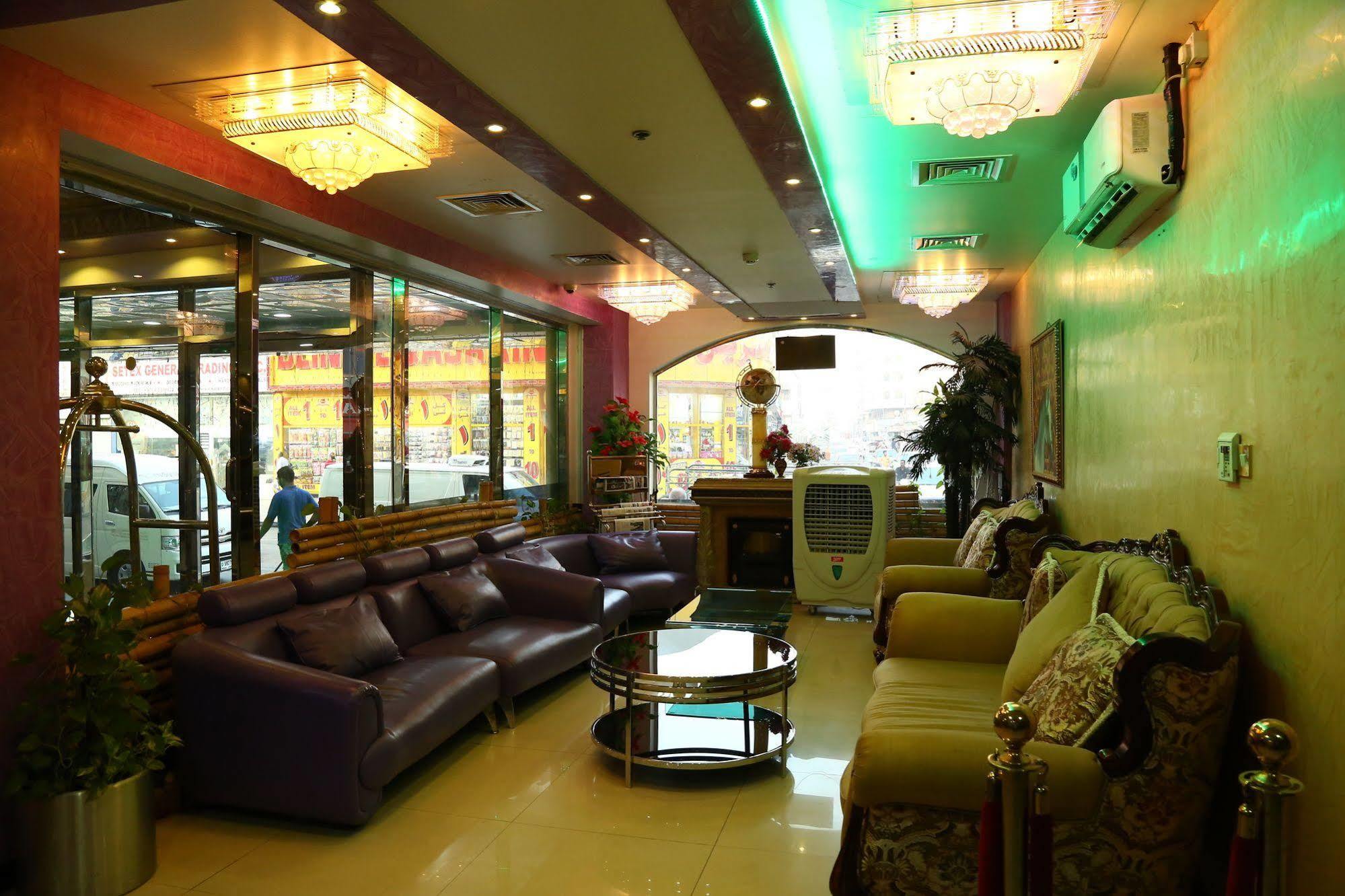 Golden Square Hotel