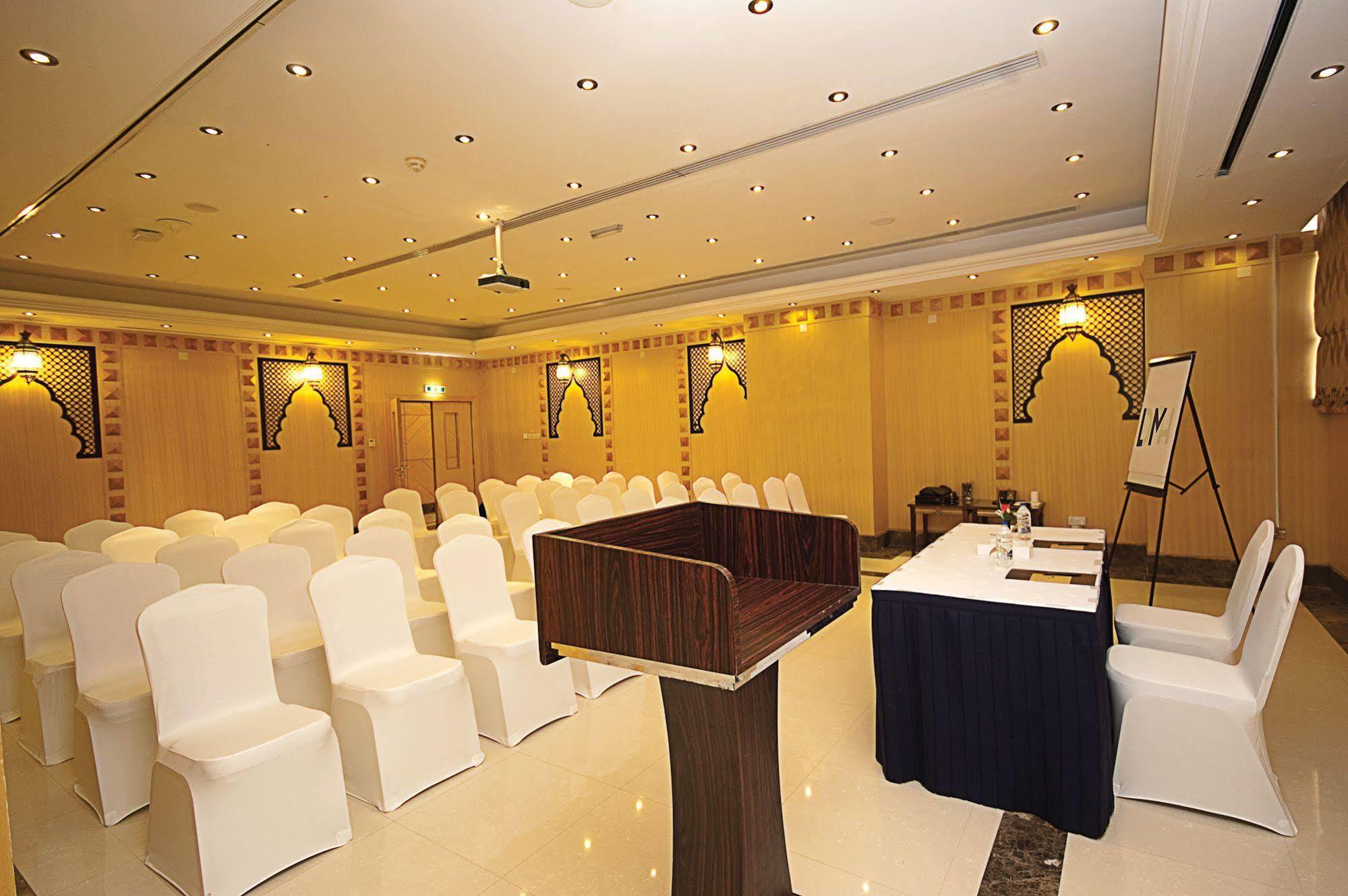 Lotus Downtown Metro Apart Otel Dubai