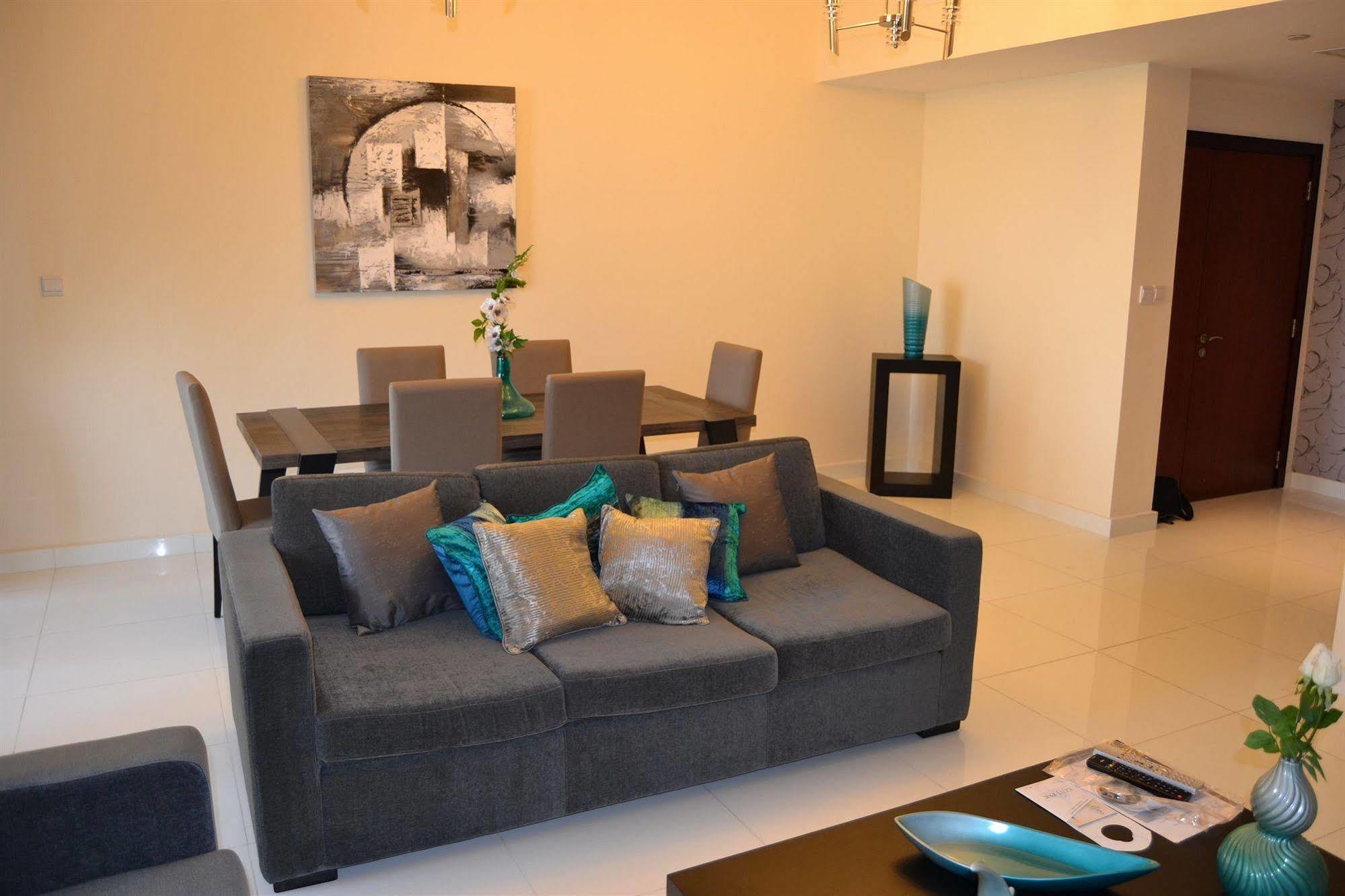 Vacation Homes - Jumeirah Residences Hotel Dubai