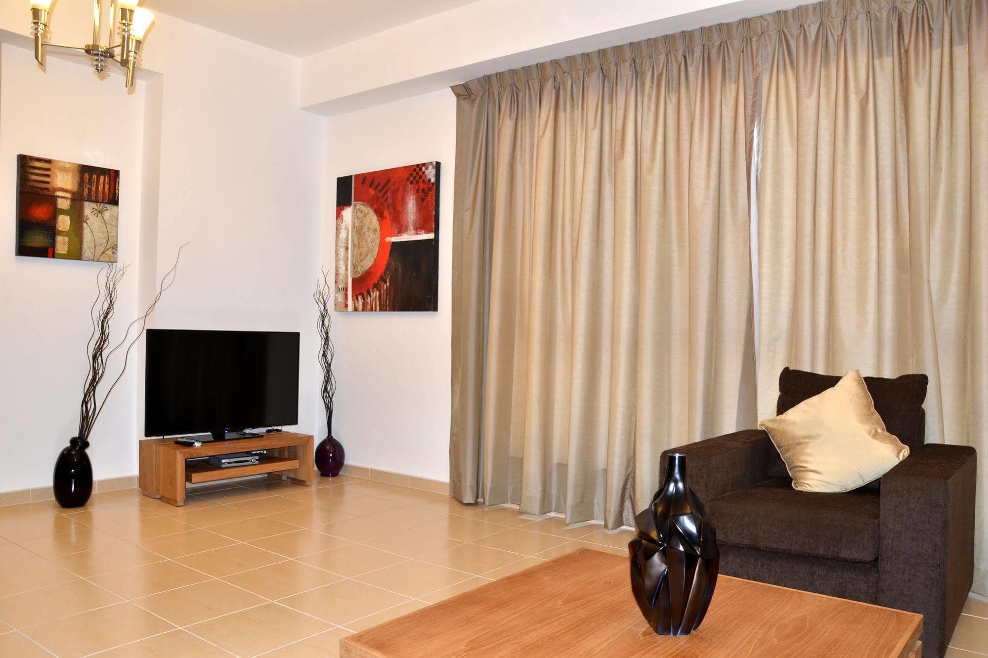 Vacation Homes - Jumeirah Residences Hotel 2*