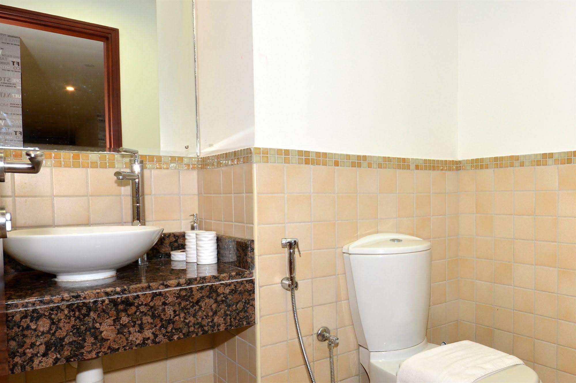 Vacation Homes - Jumeirah Residences 2* Dubai