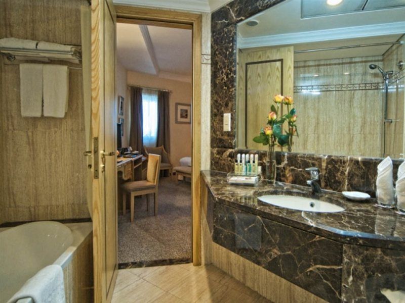 Hotel City Seasons 4*
