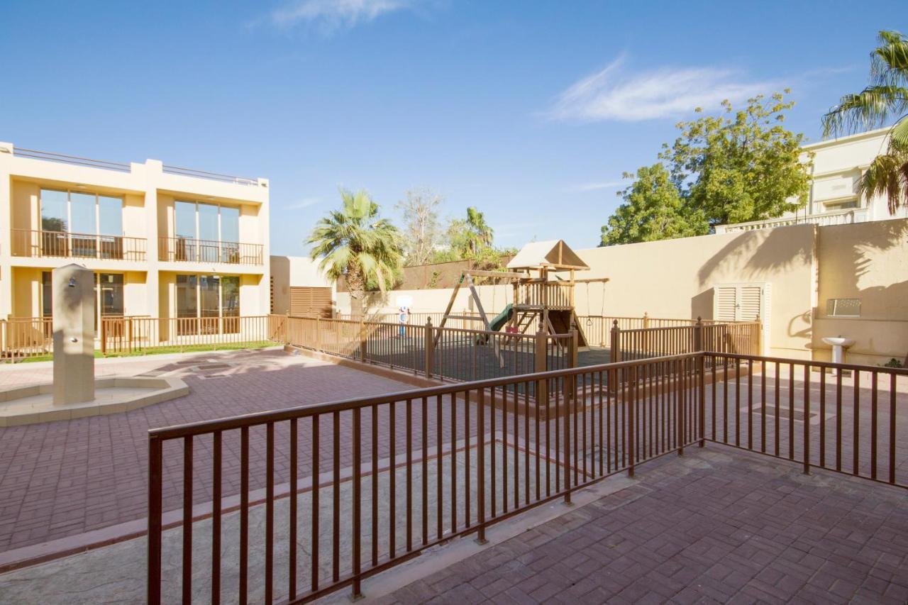 Bespoke Residences - 3 Bedroom Waikiki Townhouses