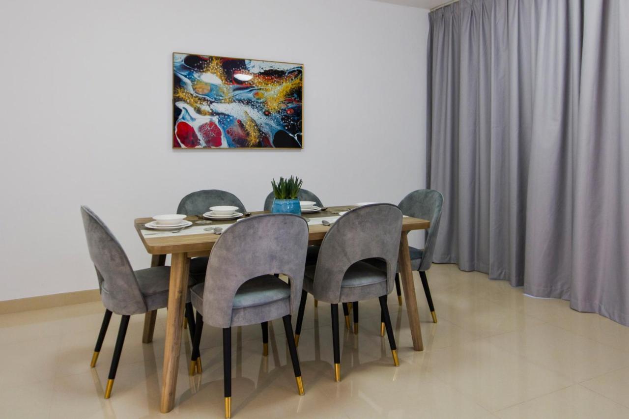 Bespoke Residences - 3 Bedroom Waikiki Townhouses Apartment