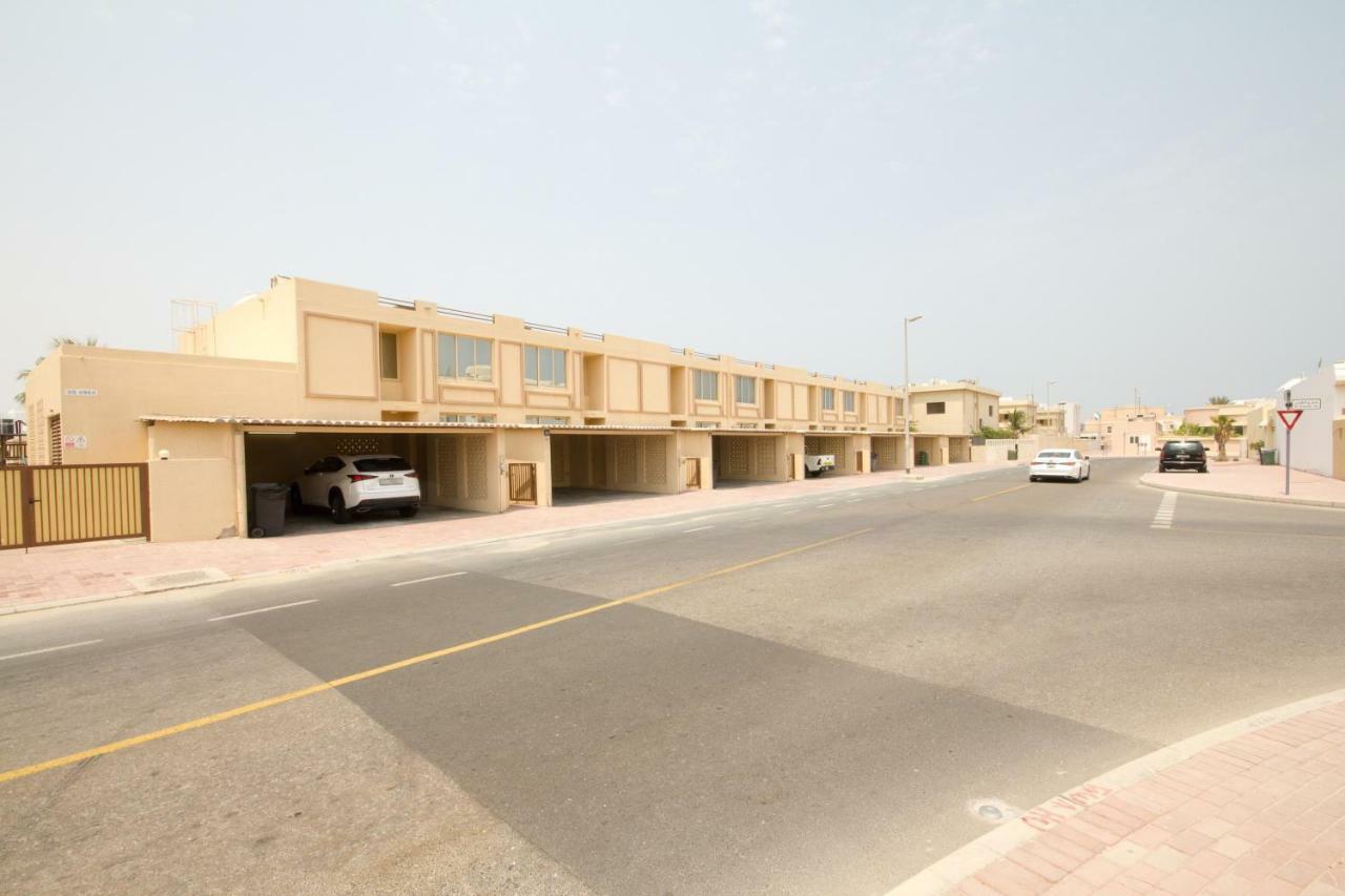 Bespoke Residences - 3 Bedroom Waikiki Townhouses Apartment *