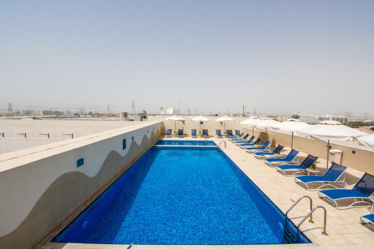 Premier Investments Park 3*