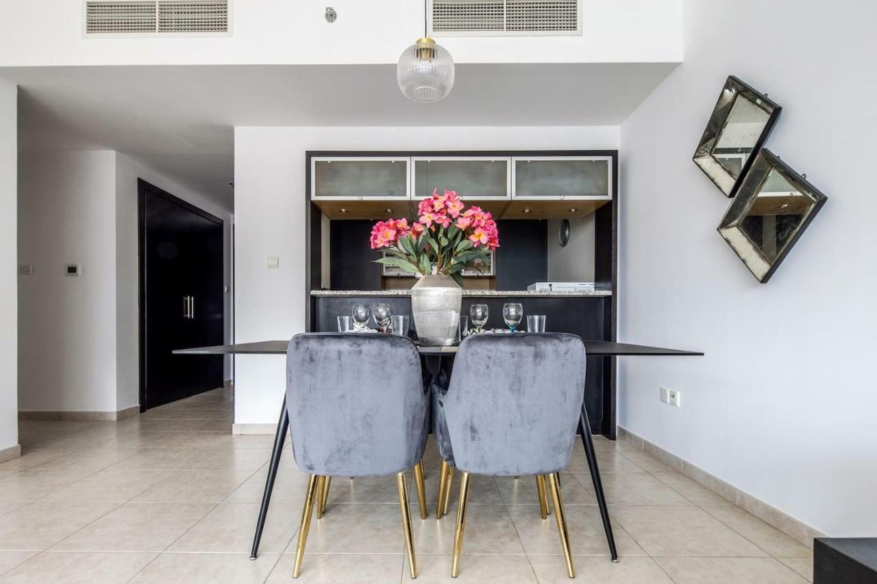 Frank Porter - Al Majara 2 Apartment