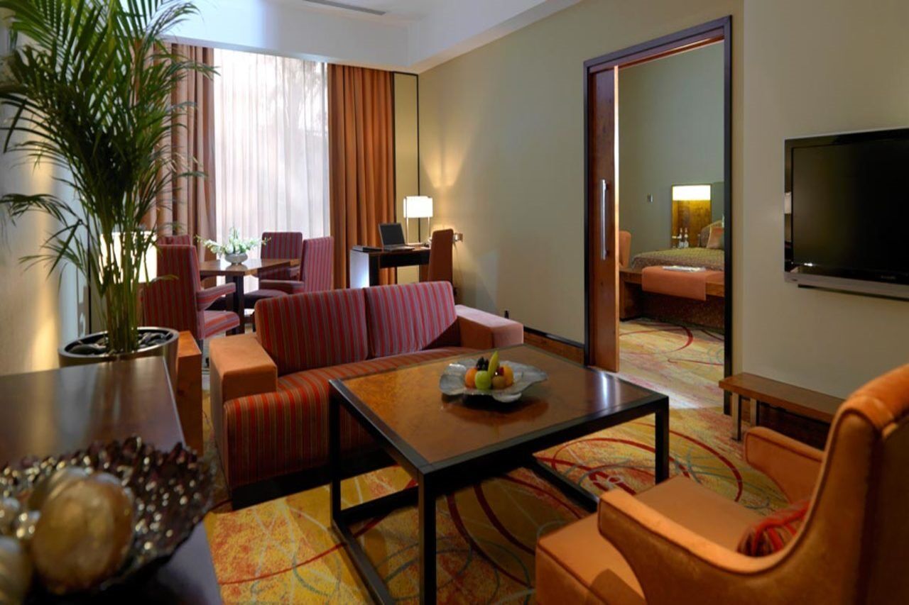 Millennium Airport 4*